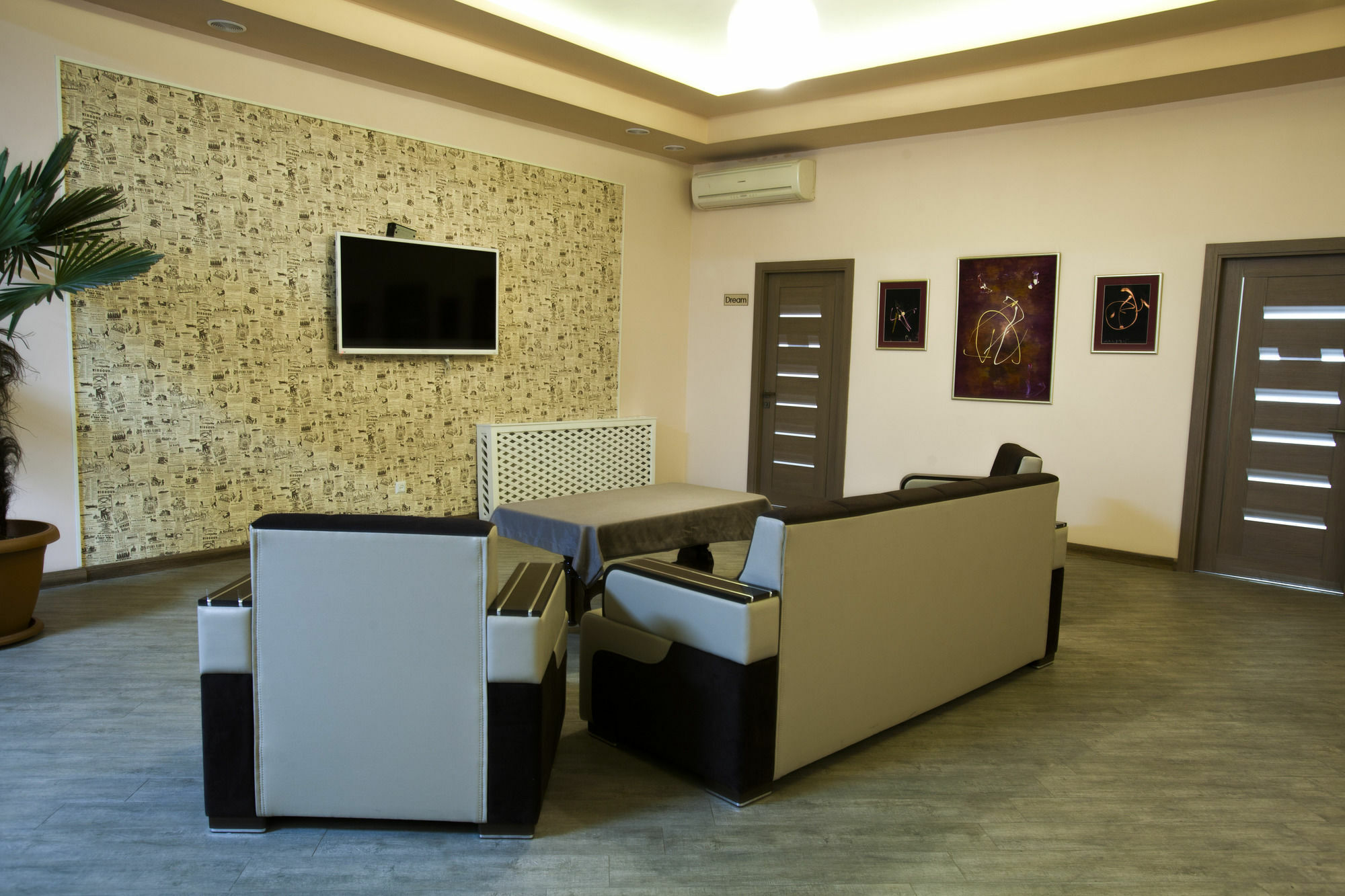 Holiday Hotel & Hostel يريفان المظهر الخارجي الصورة